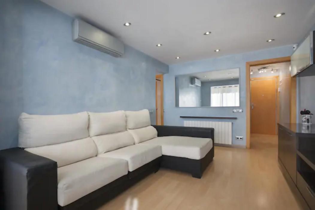 Apartamento Playa Con Piscina Parking Y 2 Habitac Castelldefels Eksteriør billede