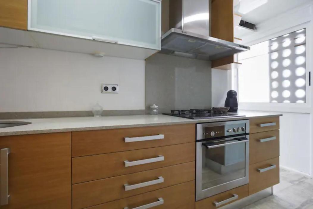 Apartamento Playa Con Piscina Parking Y 2 Habitac Castelldefels Eksteriør billede
