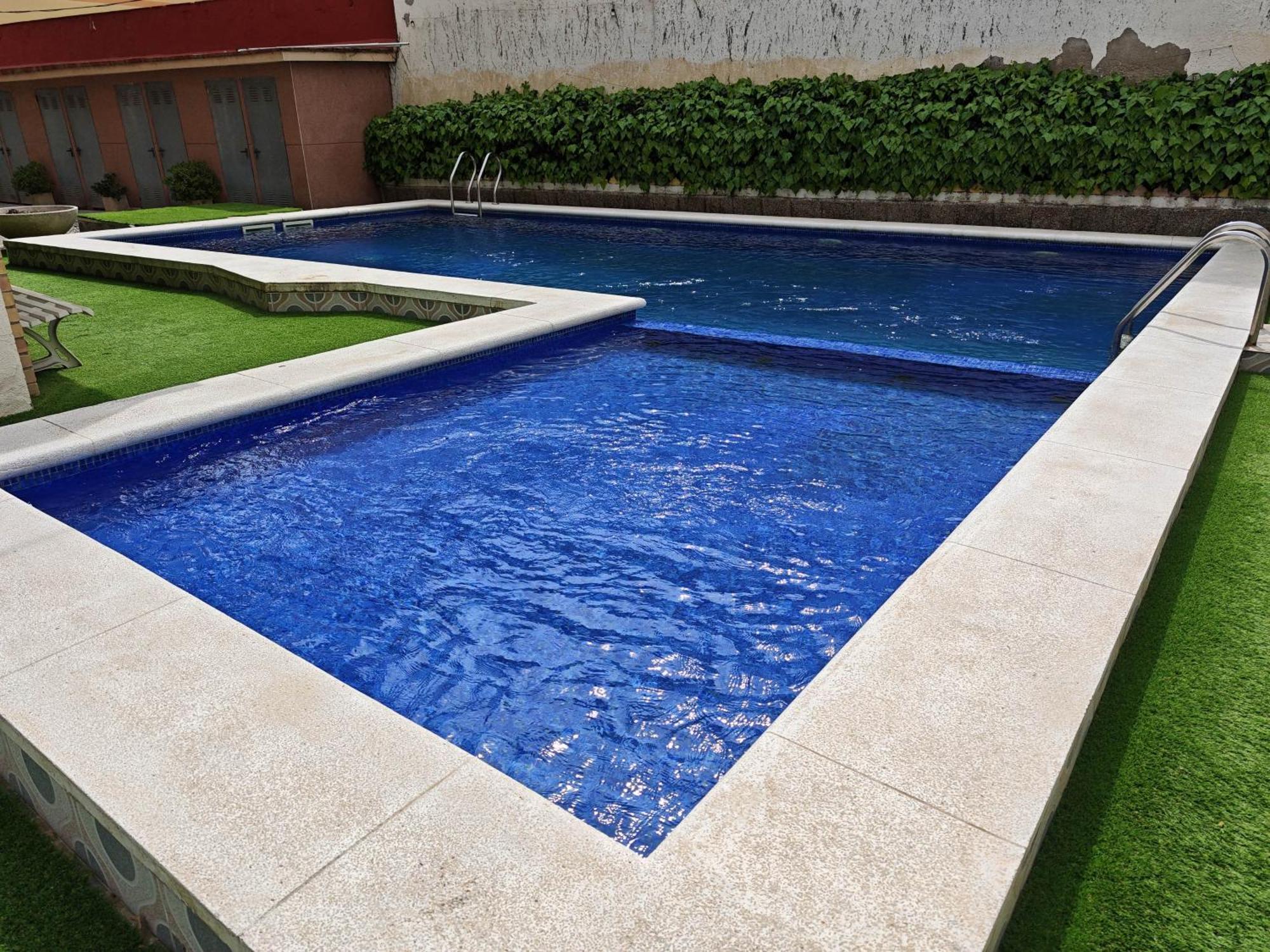 Apartamento Playa Con Piscina Parking Y 2 Habitac Castelldefels Eksteriør billede