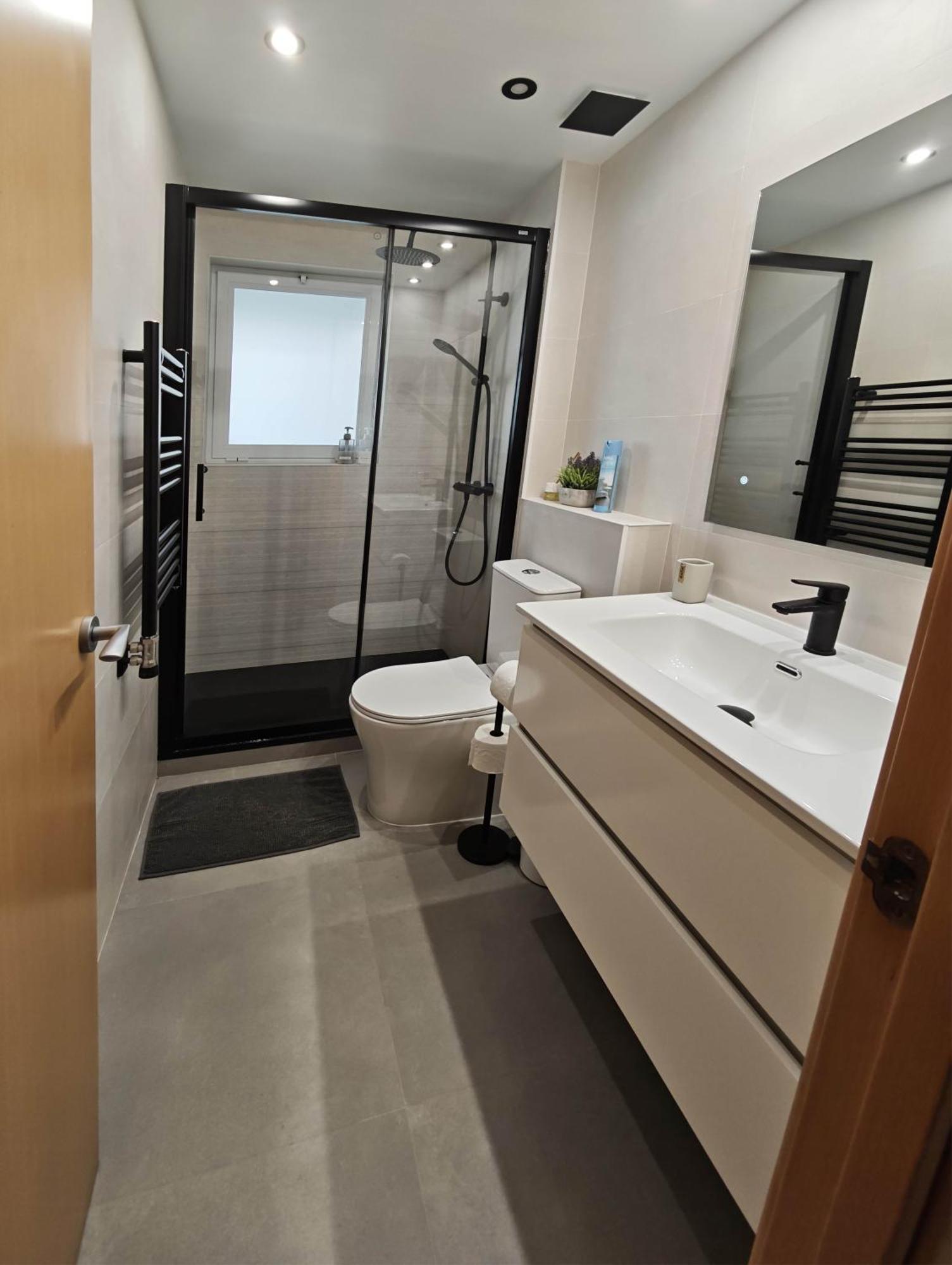 Apartamento Playa Con Piscina Parking Y 2 Habitac Castelldefels Eksteriør billede